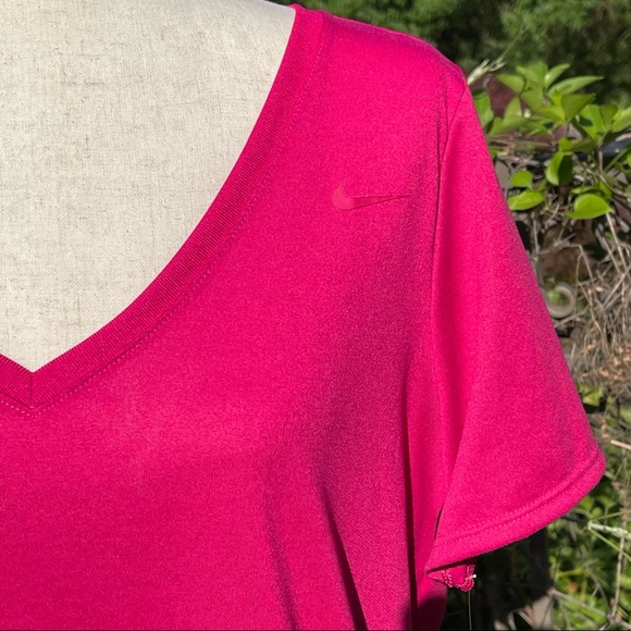 Nike Dri-FIT Legend 2.0 Athletic Cut V-Neck Training Swoosh Logo Tee - Picture 5 of 16